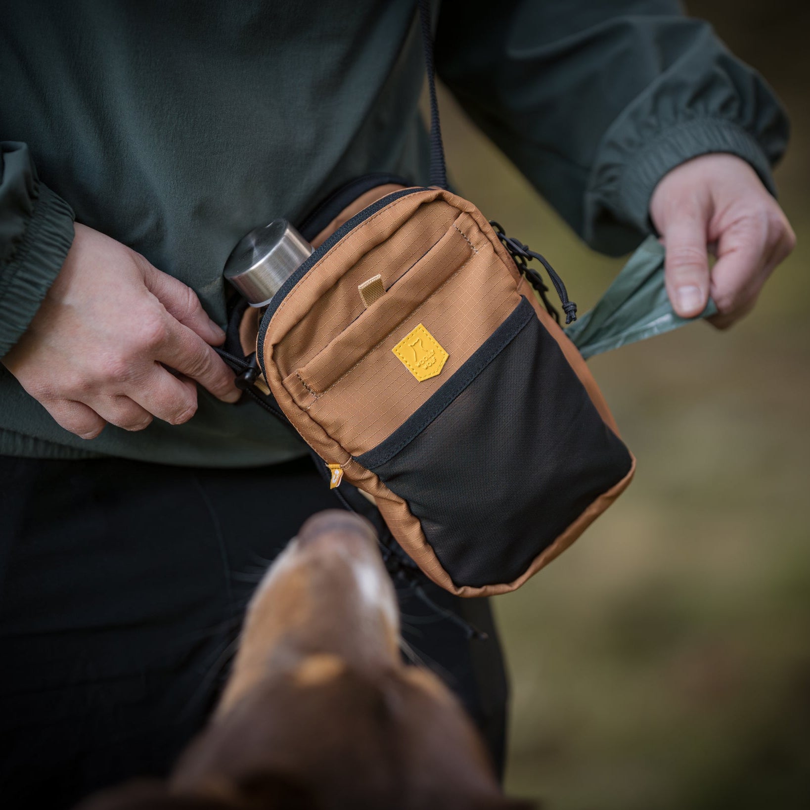 Hydration Shoulder Bag Wood Brown Mix - Woolly Wolf